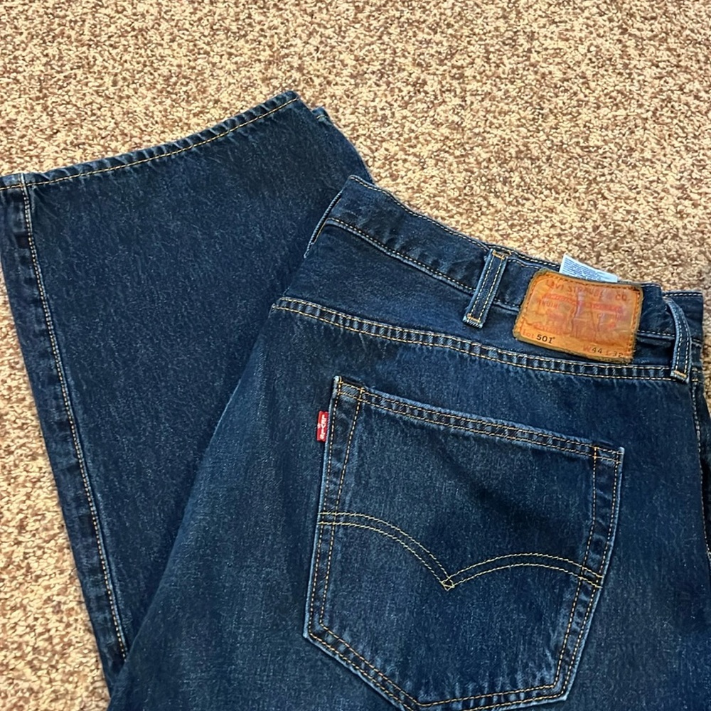 Levi’s size 44